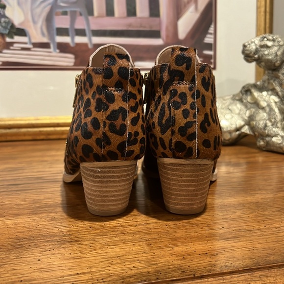 Volatile Western Ankle Booties - Picture 4 of 5